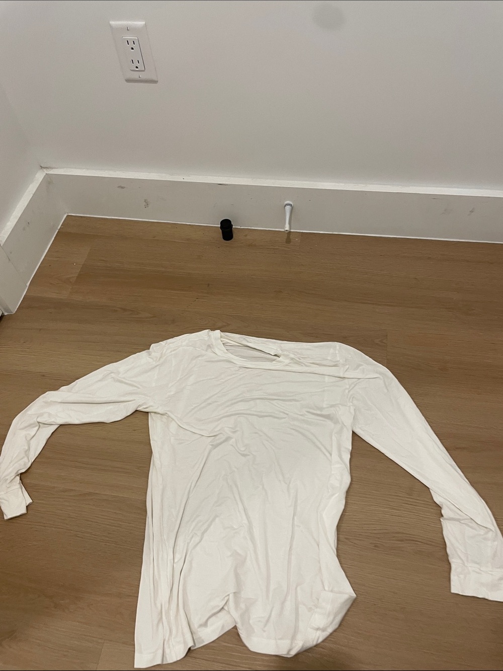 Men's White Long-Sleeve Crewneck Shirt